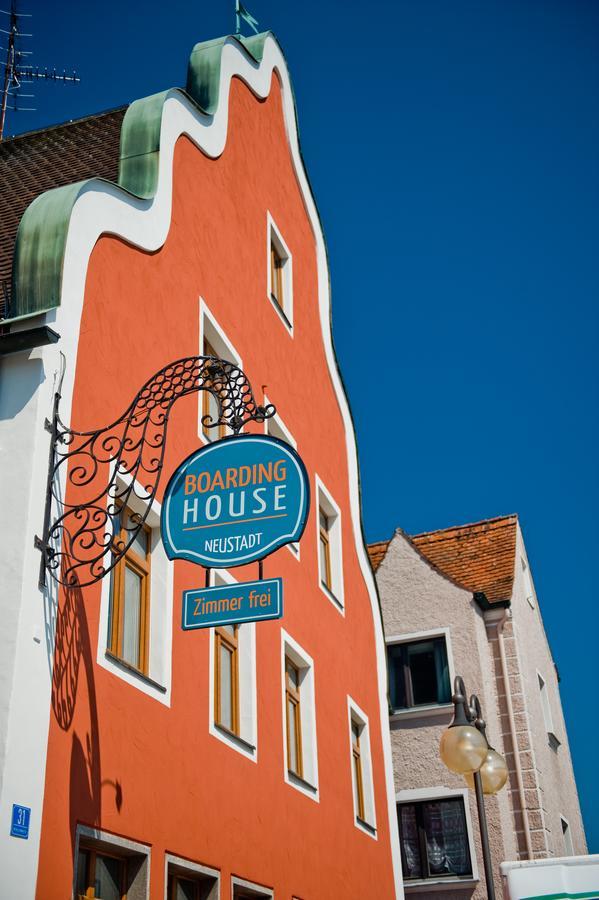 Greenpartment Boardinghouse Neustadt Neustadt an der Donau Bagian luar foto